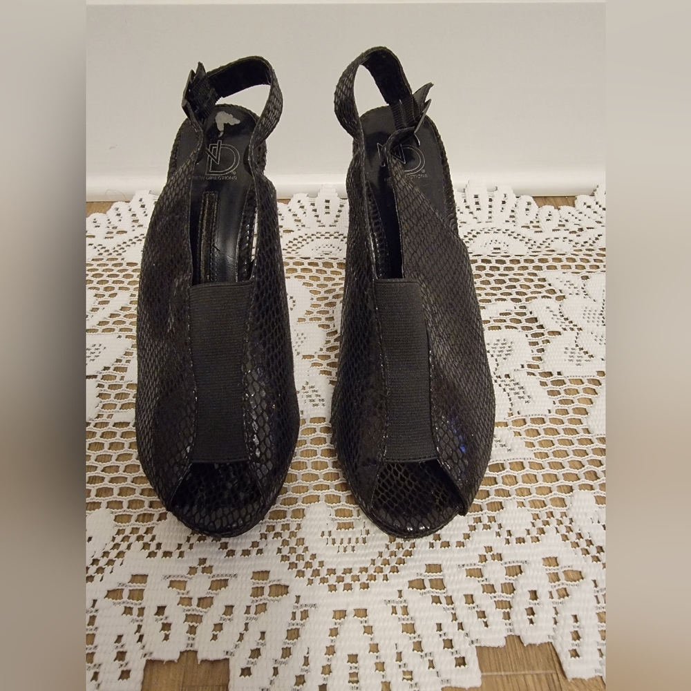 New Directions Women's Brooklyn Snakeskin High Heel Shoes